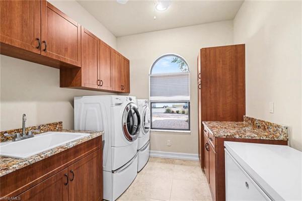 Town & River, 866 Cal Cove Dr, Fort Myers, Florida 33919, image 2