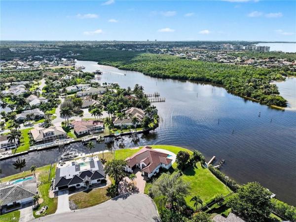 Town & River, 866 Cal Cove Dr, Fort Myers, Florida 33919, image 1
