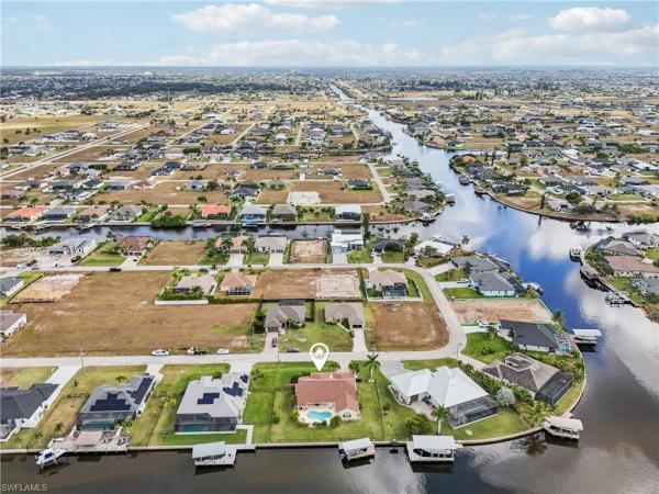 Cape Coral, 1422 38th Pl, Cape Coral, Florida 33993, image 2
