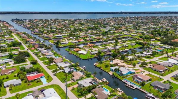 Cape Coral Residential, 1613 SE 28th Ter, Cape Coral, Florida 33904, image 2