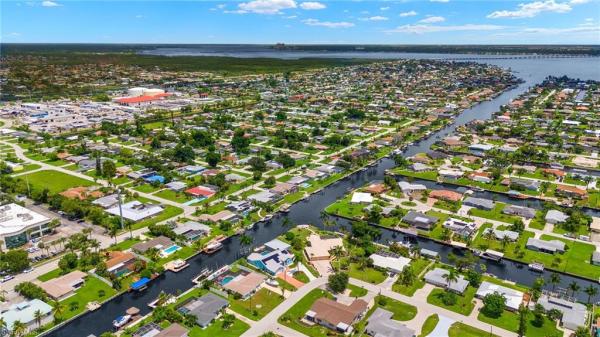 Cape Coral, 1613 SE 28th Ter, Cape Coral, Florida 33904, image 1