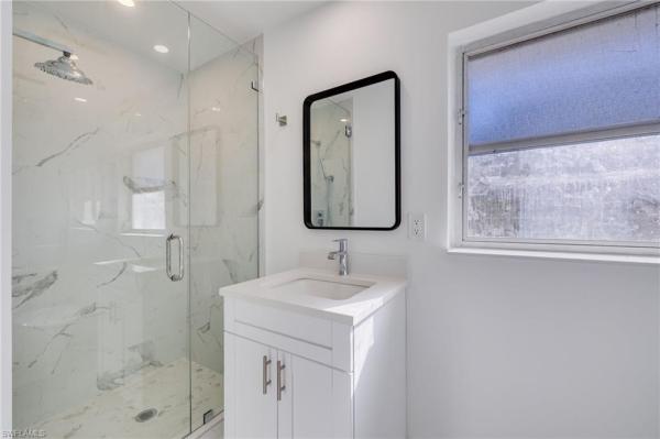 Cape Coral, 5256 Willow Ct, Cape Coral, Florida 33904, image 2