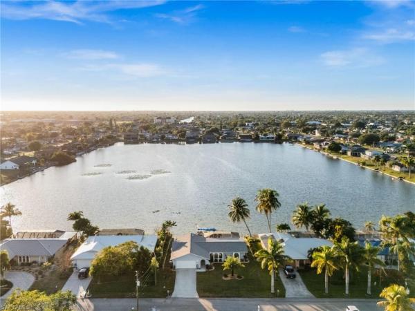 Cape Coral Residential, 240 SE 20th Pl, Cape Coral, Florida 33990, image 3