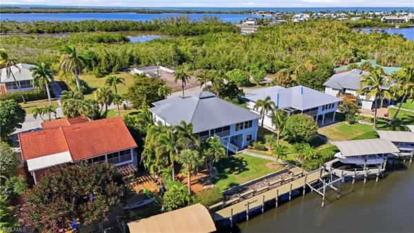 Captain's Cove, 16368 Estuary Ct, Bokeelia, Florida 33922, image 2