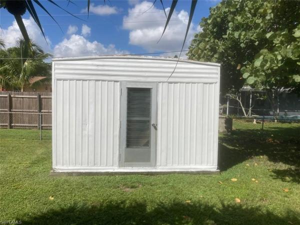 Colonial Manor, 4360 Deleon St, Fort Myers, Florida 33901, image 2