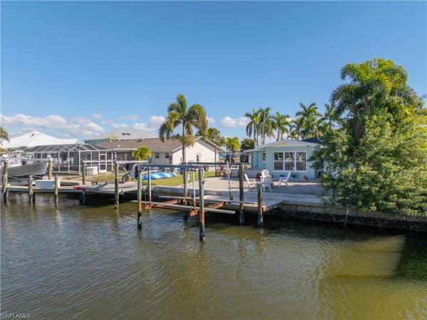 Island Harbors, 2562 Bayshore Dr, Matlacha, Florida 33993, image 2