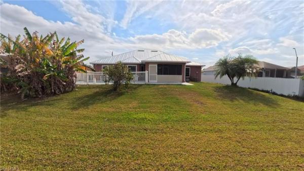 436 Willowbrook Dr, Lehigh Acres, Florida 33972, image 1