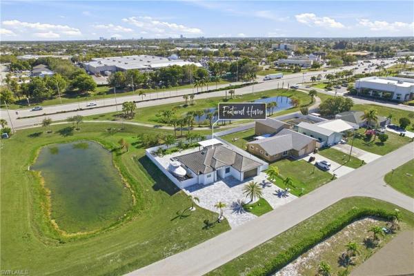 Cape Coral, 1017 NE 15th Pl, Cape Coral, Florida 33909, image 2