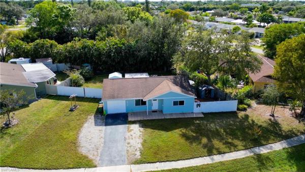 Poinciana Village, 2912 Poinciana Dr, Naples, Florida 34105, image 2