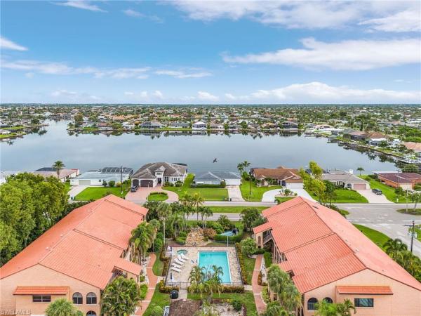Rose Garden Villas, 5510 SW 4th Pl #404, Cape Coral, Florida 33914, image 2