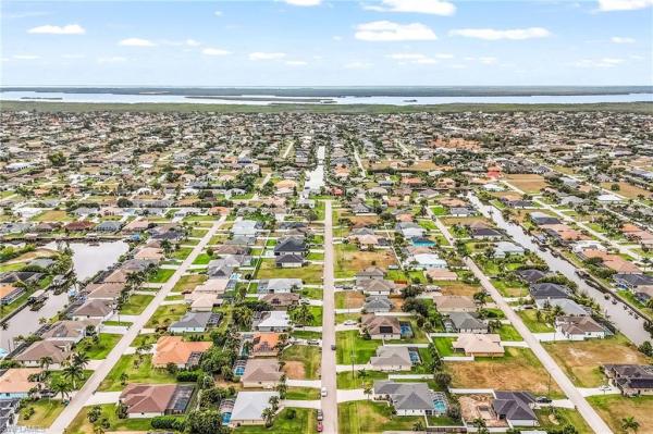 Cape Coral Residential, 2017 30th St, Cape Coral, Florida 33914, image 2