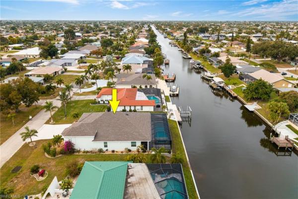 Cape Coral Residential, 811 SE 33rd Ter, Cape Coral, Florida 33904, image 2