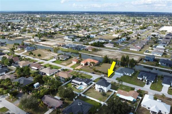 Cape Coral, 836 SW 28th Ter, Cape Coral, Florida 33914, image 1