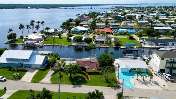 Island Harbors, 2809 Cheryl St, Matlacha, Florida 33993, image 2