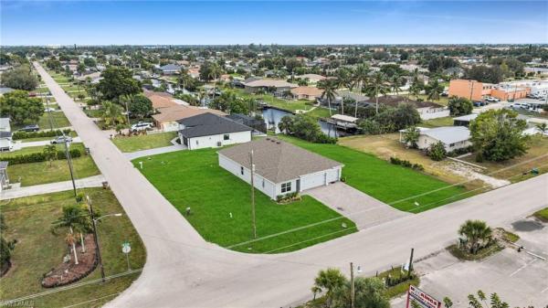 Cape Coral, 1327 SE 16th Pl, Cape Coral, Florida 33990, image 1
