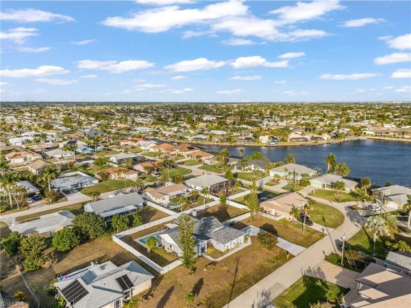 Cape Coral, 211 SW 47th St, Cape Coral, Florida 33914, image 1
