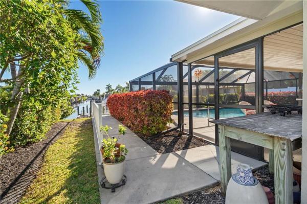 Cape Coral Residential, 928 52nd St, Cape Coral, Florida 33914, image 3