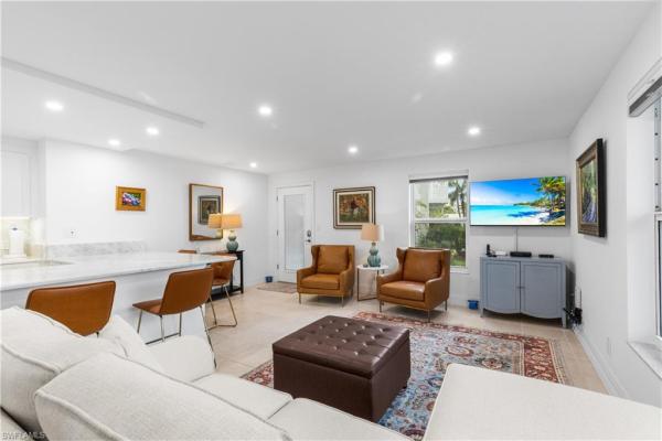 Gulf Bay Apartments, 2800 N Gulf Shore Blvd #100, Naples, Florida 34103, image 2