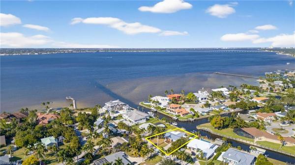 Sunset Cove, 541 Bayside Dr, Fort Myers, Florida 33919, image 3