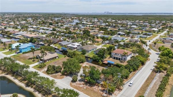 Cape Coral Residential, 2310 SE 18th Ave, Cape Coral, Florida 33990, image 2