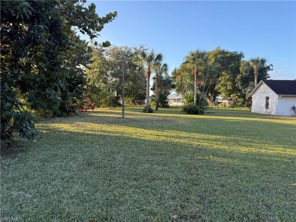 Amberwood Estates, 626 Linville Pl, Lehigh Acres, Florida 33936, image 1
