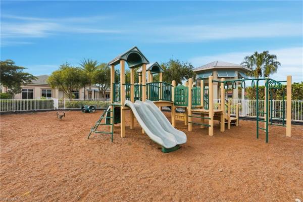 Lindsford, 3177 Royal Gardens Ave, Fort Myers, Florida 33916, image 2
