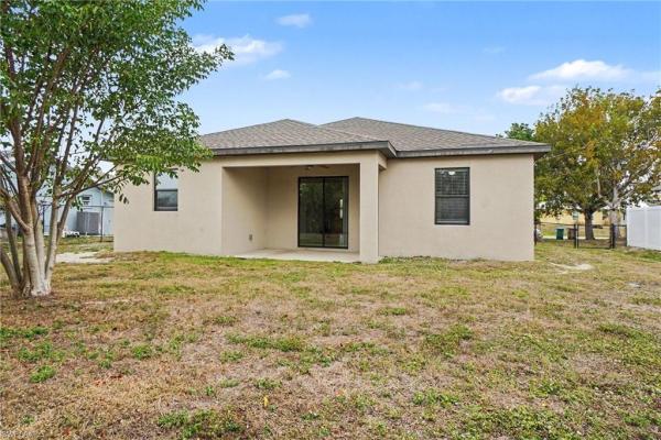 Cape Coral Residential, 926 SW 32nd Ter, Cape Coral, Florida 33914, image 2