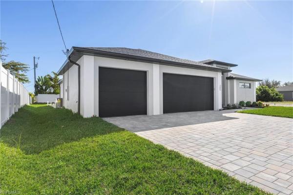 Cape Coral Residential, 305 NW 15th Pl, Cape Coral, Florida 33993, image 2