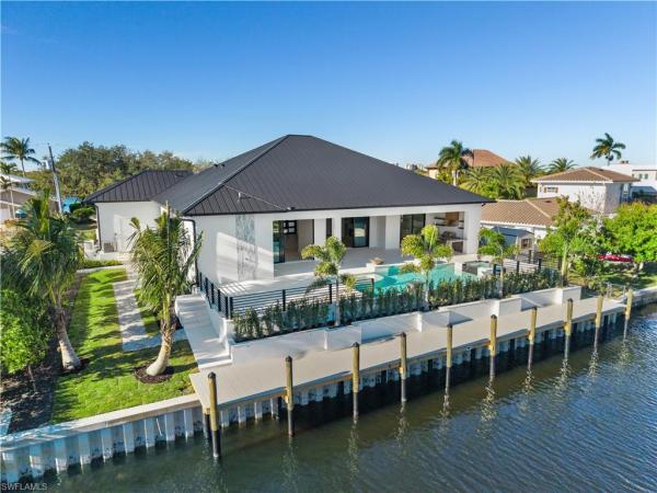 Deep Lagoon Estates, 111 Montrose Dr, Fort Myers, Florida 33919, image 2
