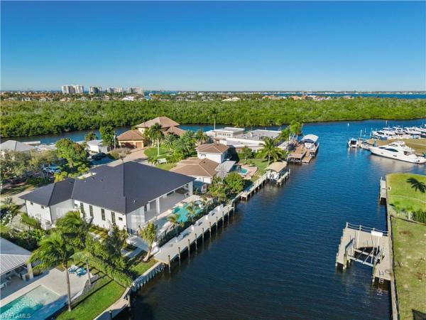 Deep Lagoon Estates, 111 Montrose Dr, Fort Myers, Florida 33919, image 1