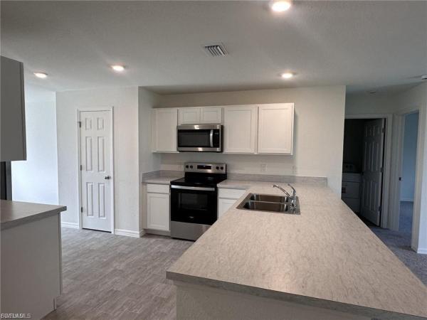 Cape Coral Residential, 3206 14th Pl, Cape Coral, Florida 33909, image 3