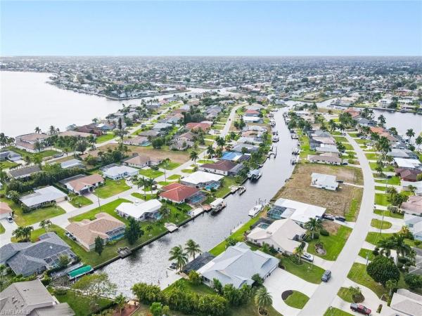Cape Coral, 2274 27th St, Cape Coral, Florida 33904, image 1