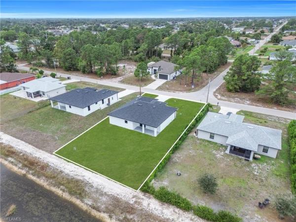 Lehigh Acres, 2901 S Villa Ave, Lehigh Acres, Florida 33976, image 2