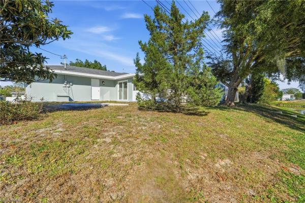 Lehigh Acres, 113 Lake Dr, Lehigh Acres, Florida 33936, image 3