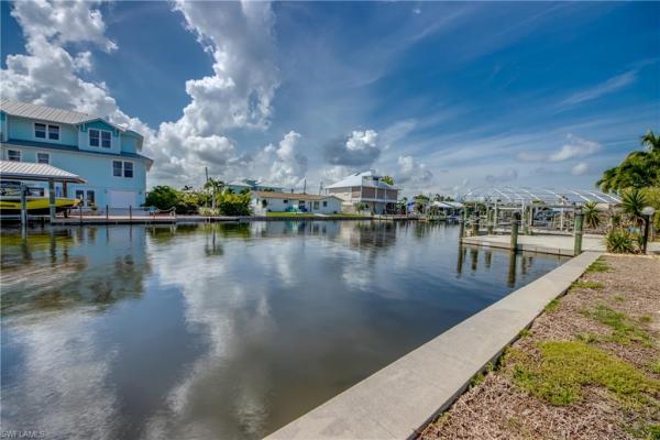 Island Harbors, 2701 Bruce St, Matlacha, Florida 33993, image 1
