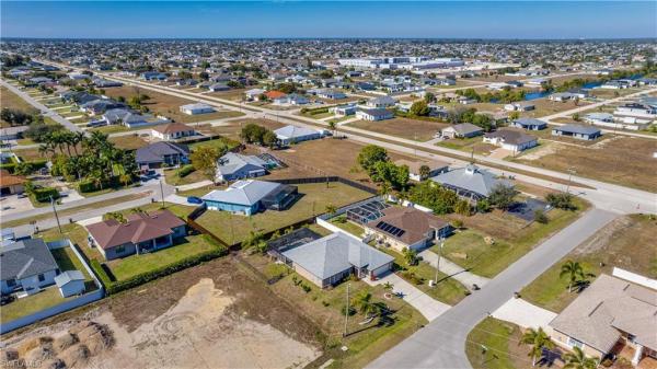 Cape Coral Residential, 12 SW 18th Ave, Cape Coral, Florida 33991, image 2