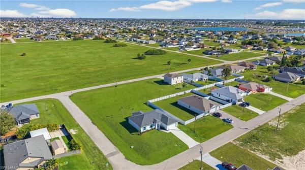 Cape Coral Residential, 1027 12th Ave, Cape Coral, Florida 33993, image 2