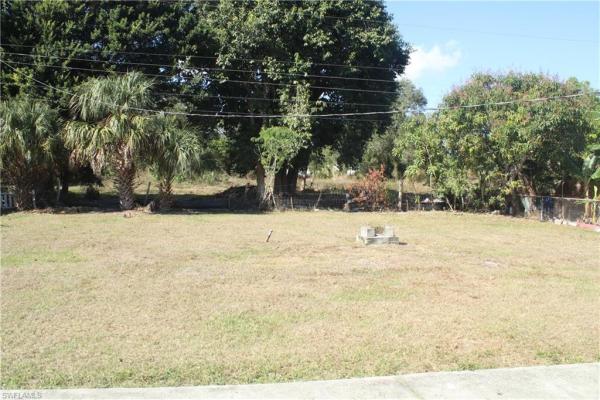 Sengs, 382 Ottumwa Ave, Fort Myers, Florida 33905, image 2