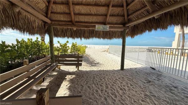 Royal Pelican Townhouse At Bay Beach, 4511 Bay Beach Ln #211, Fort Myers Beach, Florida 33931, image 2