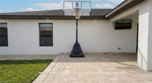 Cape Coral, 328 SW 19th Ter, Cape Coral, Florida 33991, image 1