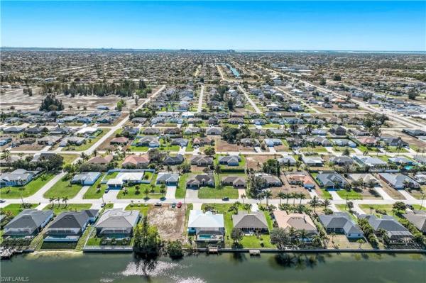 Cape Coral Residential, 1417 28th Ter, Cape Coral, Florida 33914, image 2