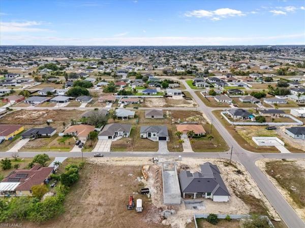 Cape Coral Residential, 1310 NE 7th Pl, Cape Coral, Florida 33909, image 2