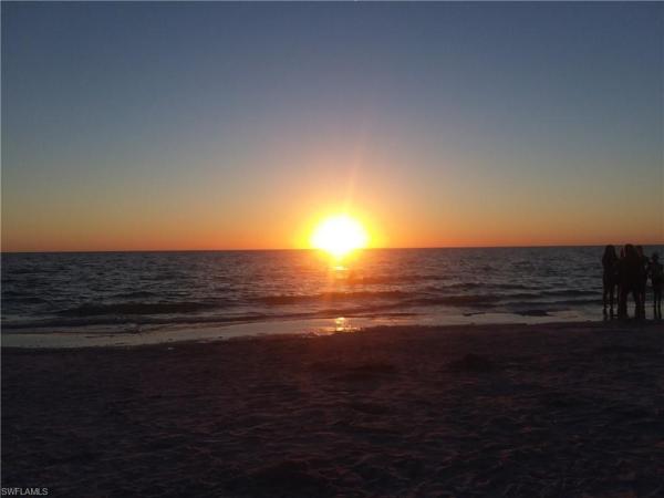 Hibiscus Pointe At Bay Beach, 4451 Bay Beach Ln #463, Fort Myers Beach, Florida 33931, image 1