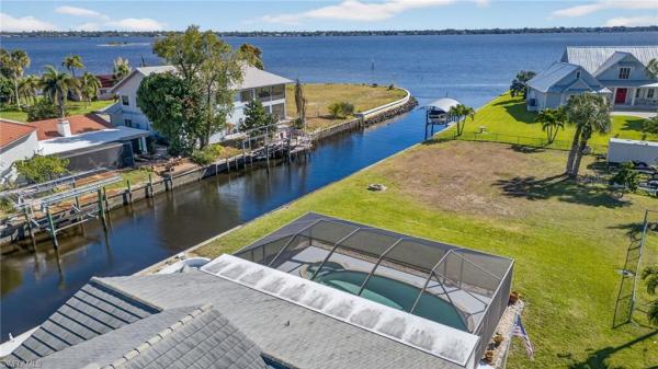 North Fort Myers No HOA, 1818 Cherie Ln, North Fort Myers, Florida 33917, image 2