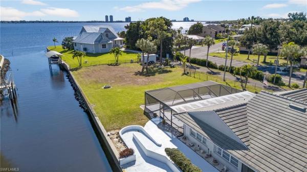 North Fort Myers No HOA, 1818 Cherie Ln, North Fort Myers, Florida 33917, image 1