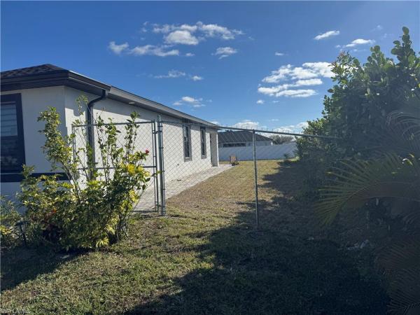 Cape Coral, 1004 W Diplomat Pkwy, Cape Coral, Florida 33993, image 1