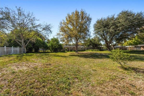 Kline Manor, 41 Victoria Dr, North Fort Myers, Florida 33917, image 2