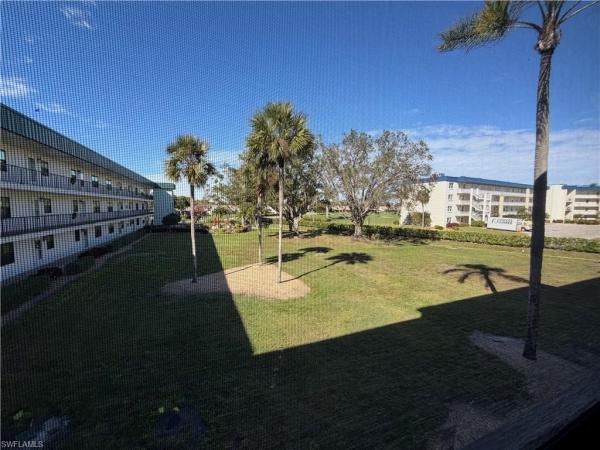 Carleton House, 1747 Pebble Beach Dr #207, Fort Myers, Florida 33907, image 2