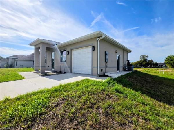 Lehigh Acres, 402 Harrison Dr, Lehigh Acres, Florida 33936, image 2