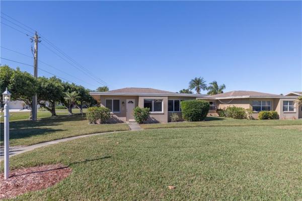 Whiskey Creek Village Green, 5597 Trellis Ln, Fort Myers, Florida 33919, image 2